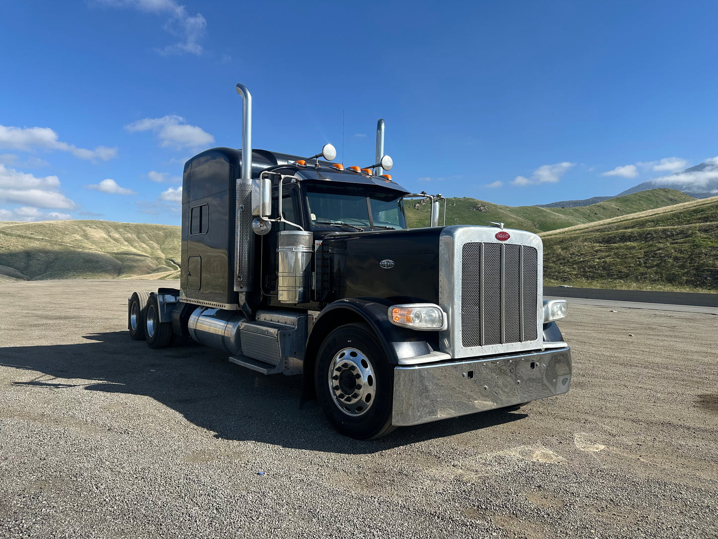 2017 Peterbilt 389 Classic – Frontier Truck Sales
