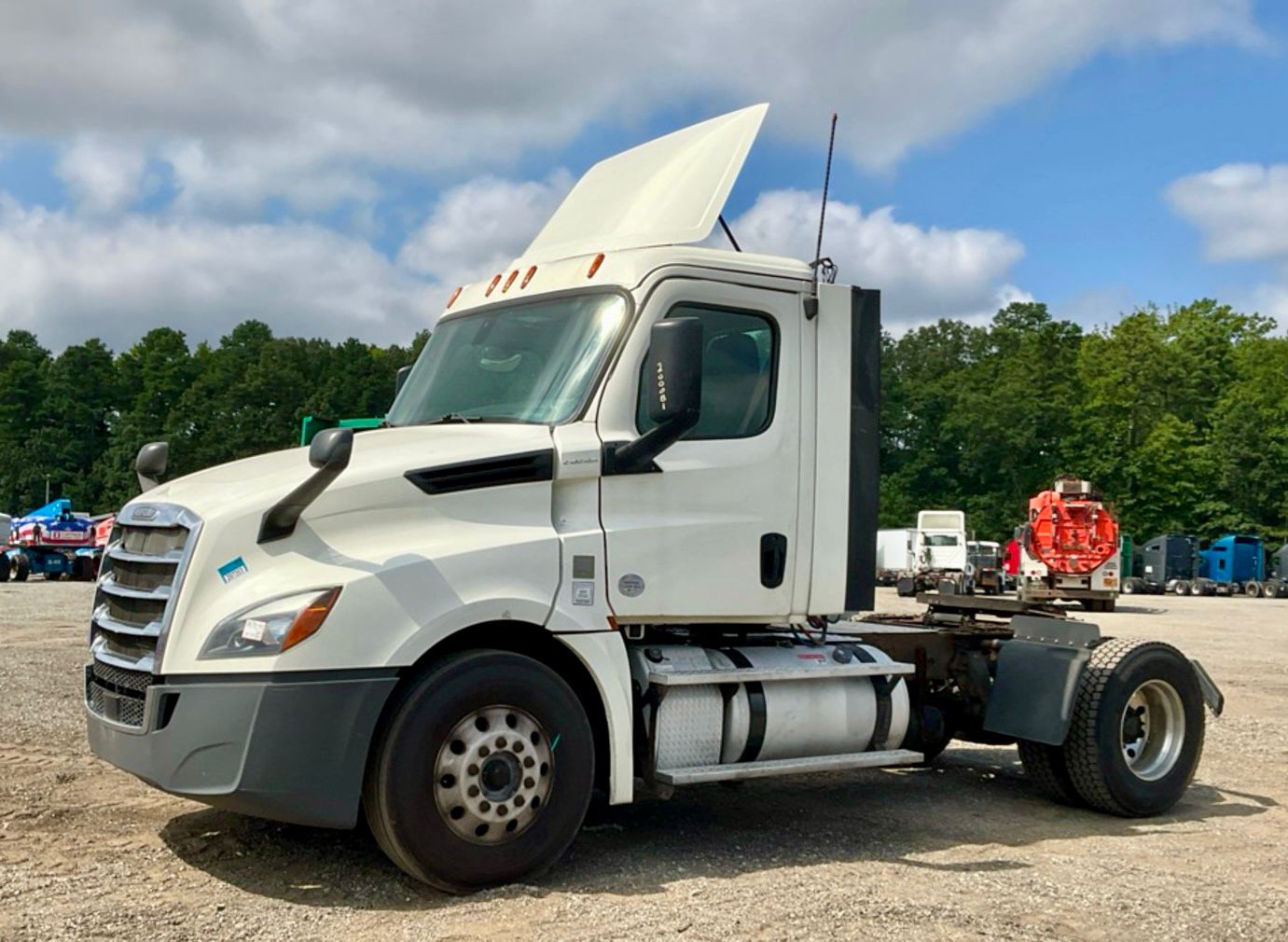 2018 Freightliner Cascadia 126 Day Cab – Frontier Truck Sales