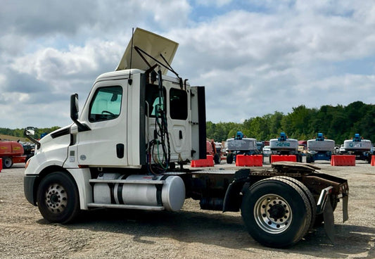 2018 Freightliner Cascadia 126 Day Cab – Frontier Truck Sales $ 24,999.00