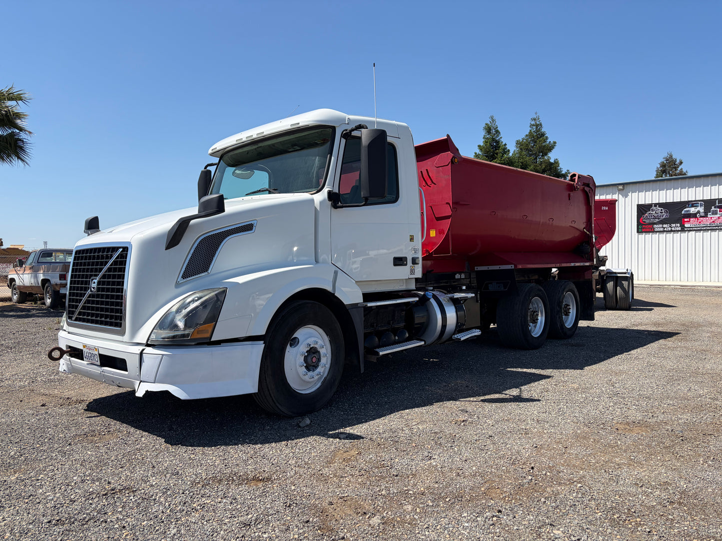 2014 Volvo Transfer Dump Truck/ Manual 10 speed