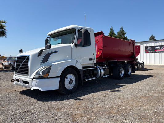 2014 Volvo Transfer Dump Truck/ Manual 10 speed