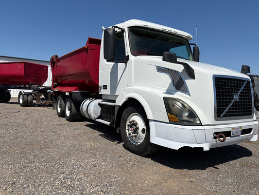 2014 Volvo Transfer Dump Truck/ Manual 10 speed