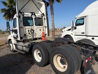2018 Freightliner Cascadia 125 day cab/ Cummins X15