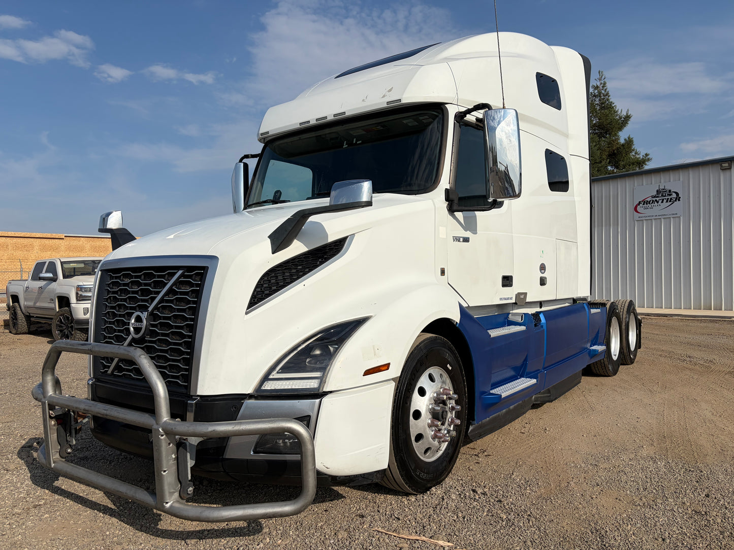 2022 Volvo VNL 760