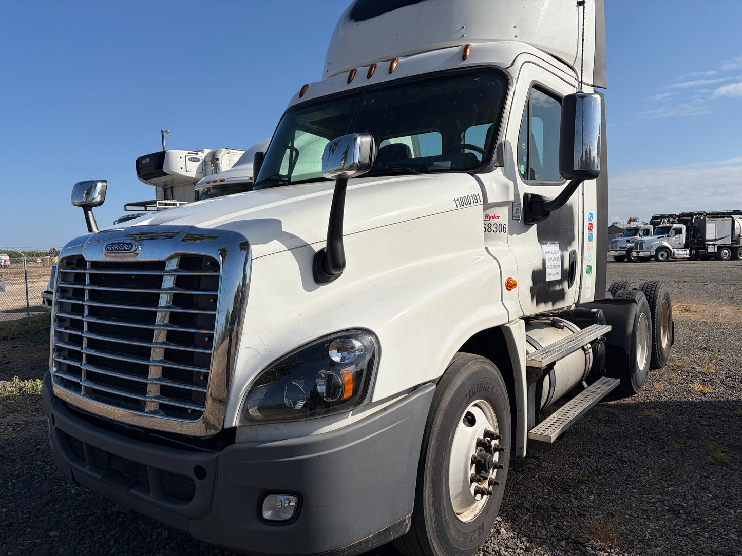 2018 Freightliner Cascadia 125 day cab/ Cummins X15