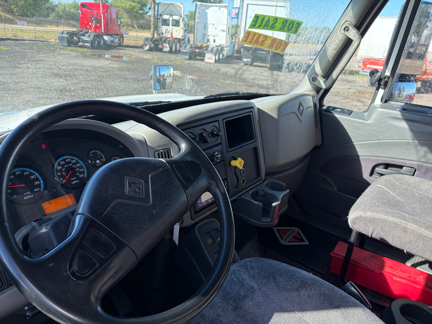 2019 INTERNATIONAL 4300 4X2