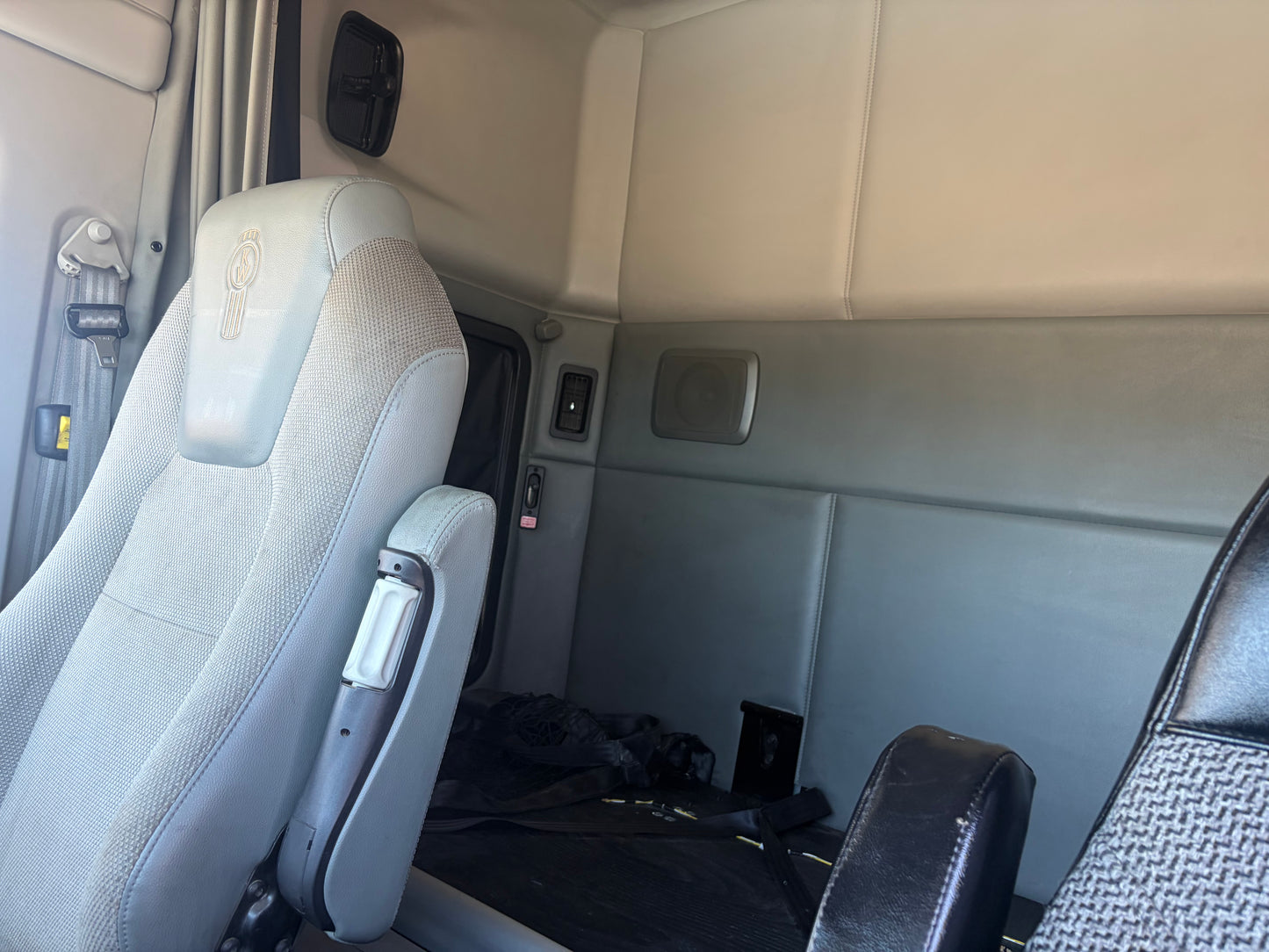 2015 Kenworth T680 (drop Axle)