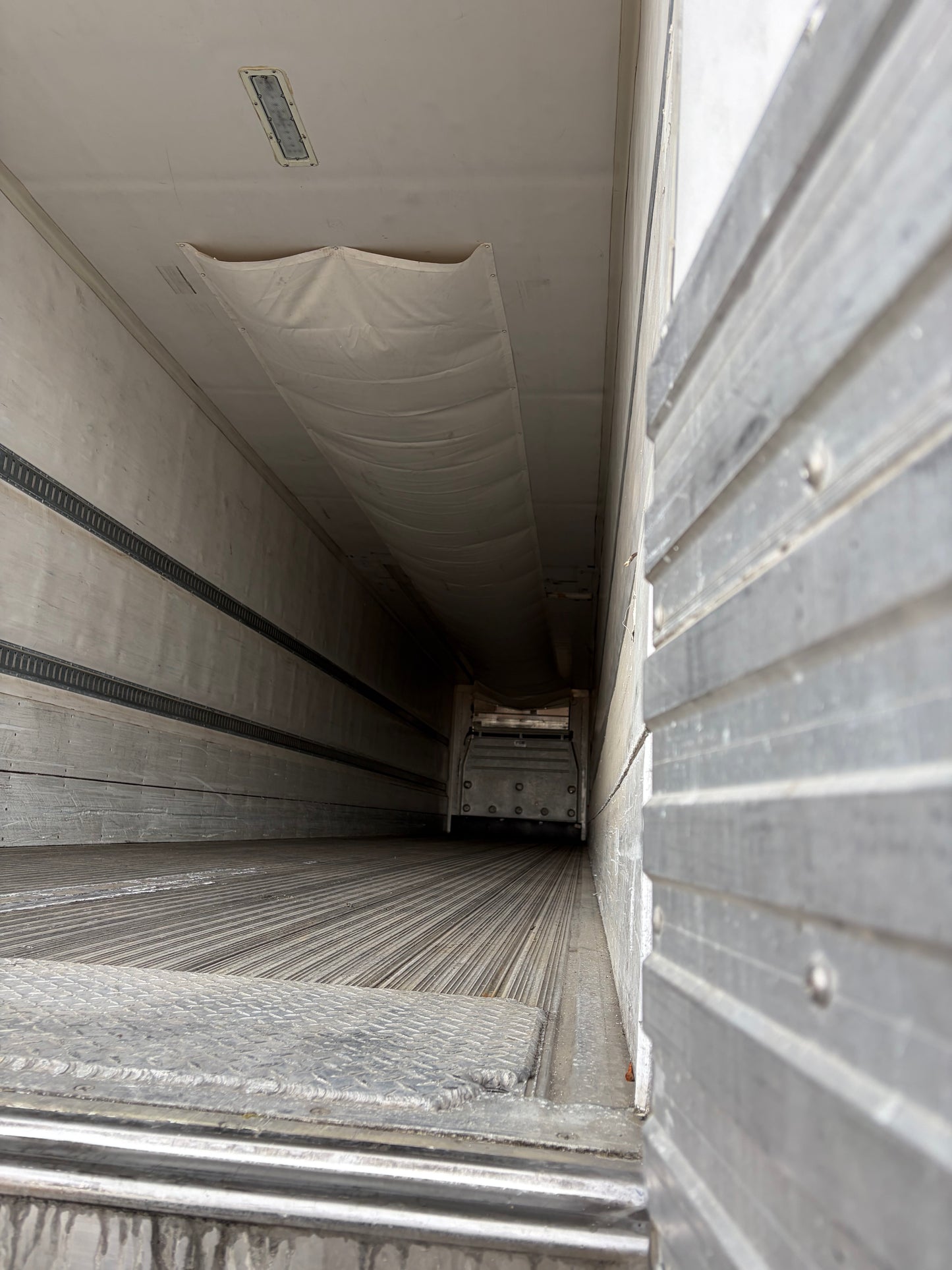 2016 Hyundai Reefer 53'/ 2020 Reefer unit Precedent S-600