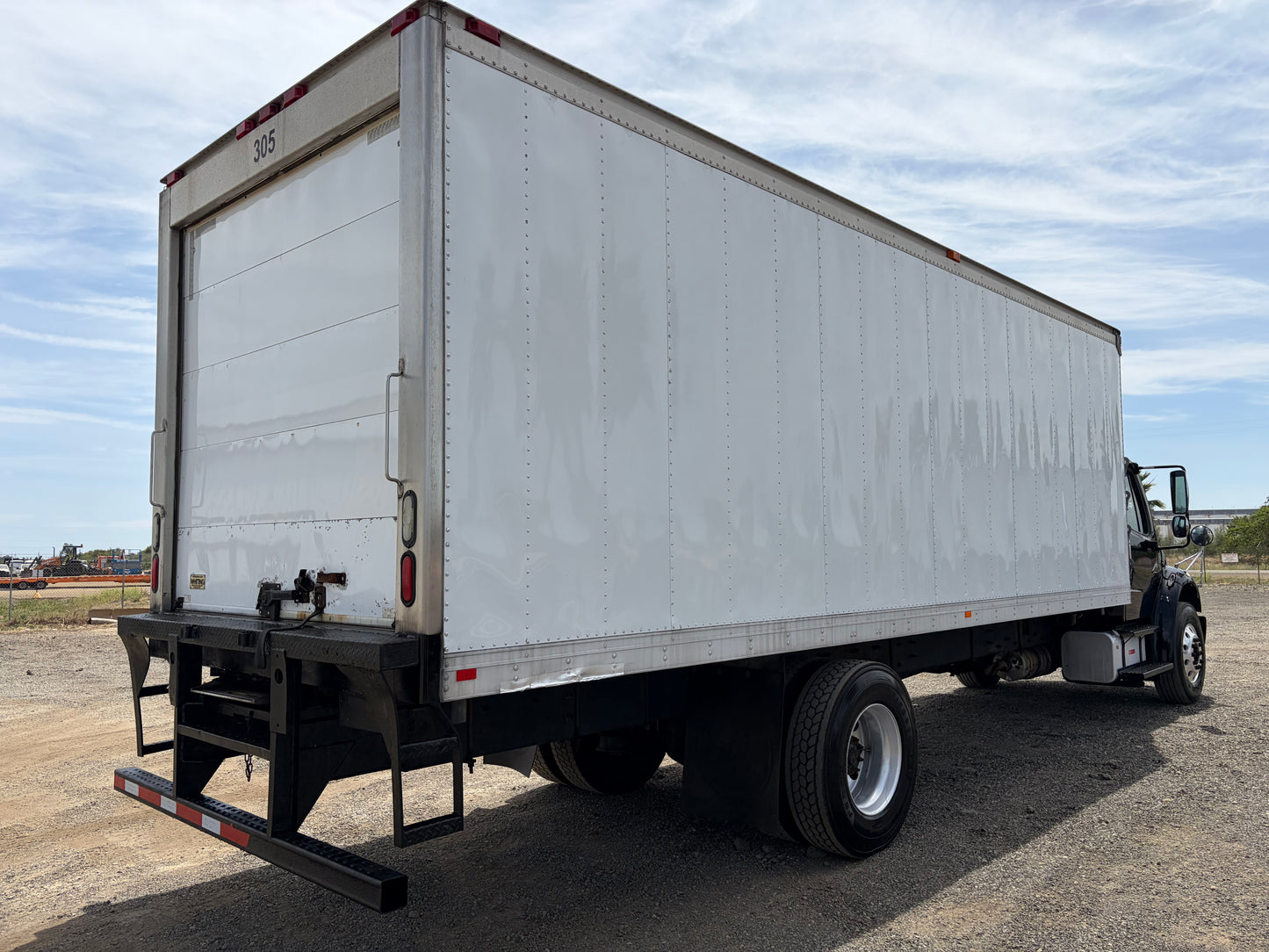 2019 Freightliner M2 (24 ft Reefer box)