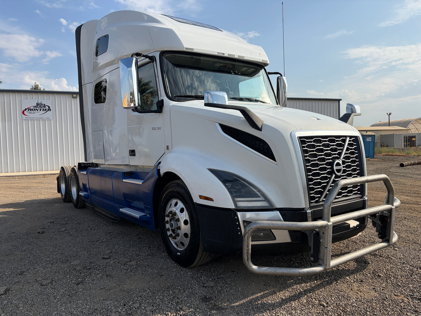 2022 Volvo VNL 760