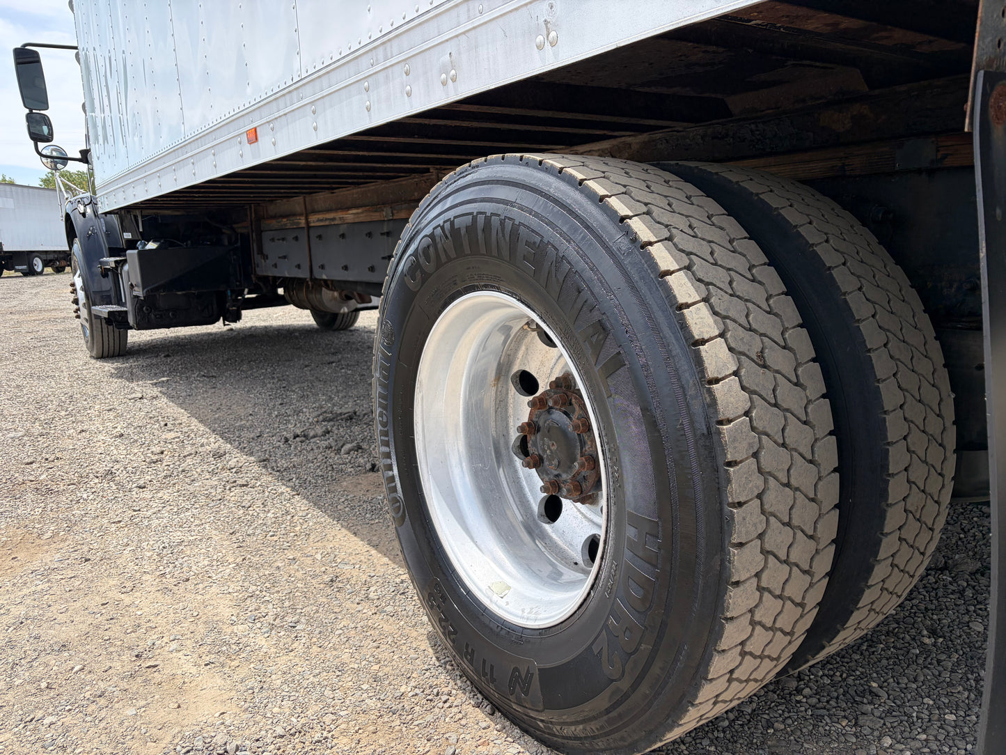2019 Freightliner M2 (24 ft Reefer box)