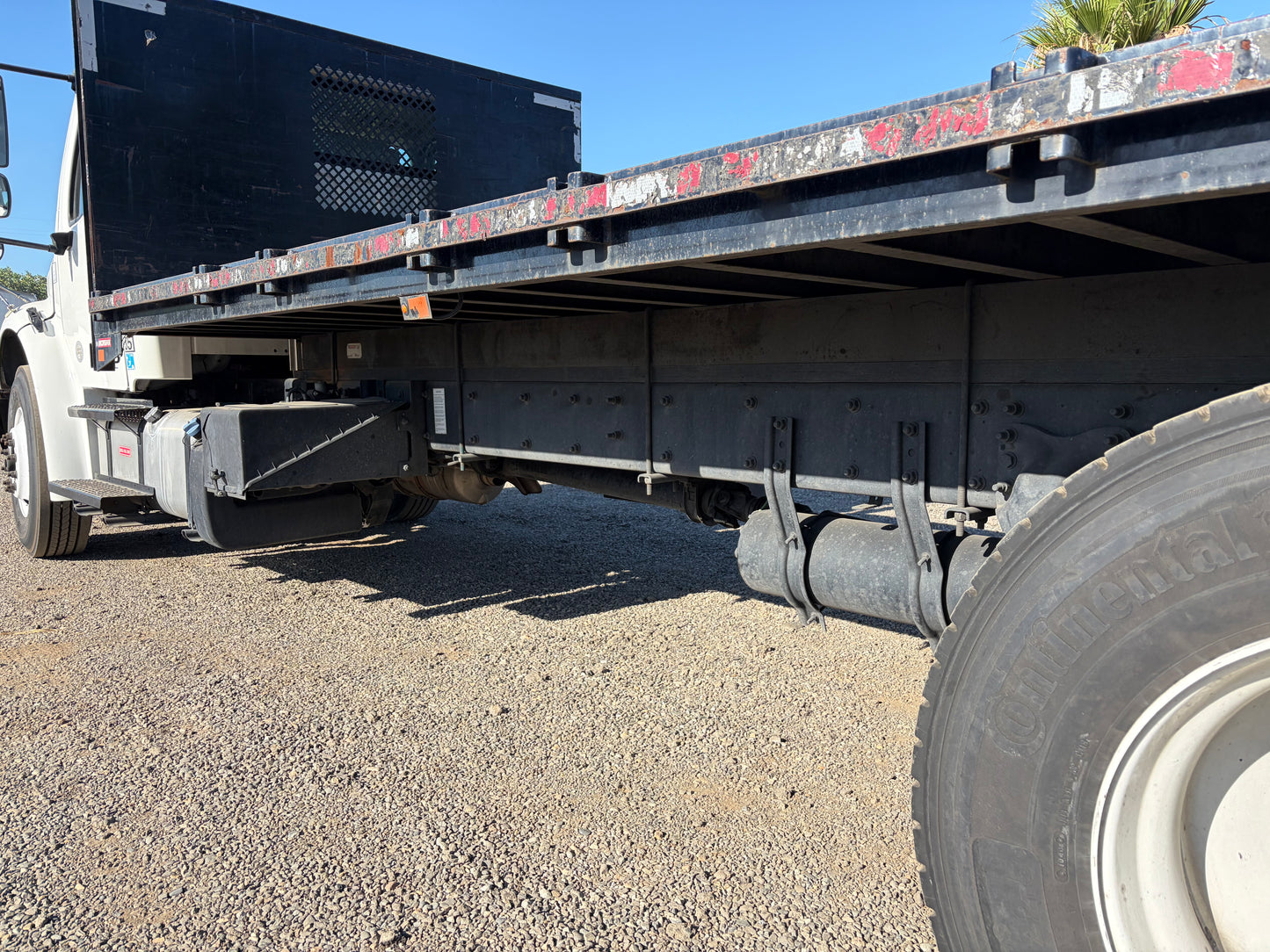 2018 Freightliner M2 (22FT FLATBED)