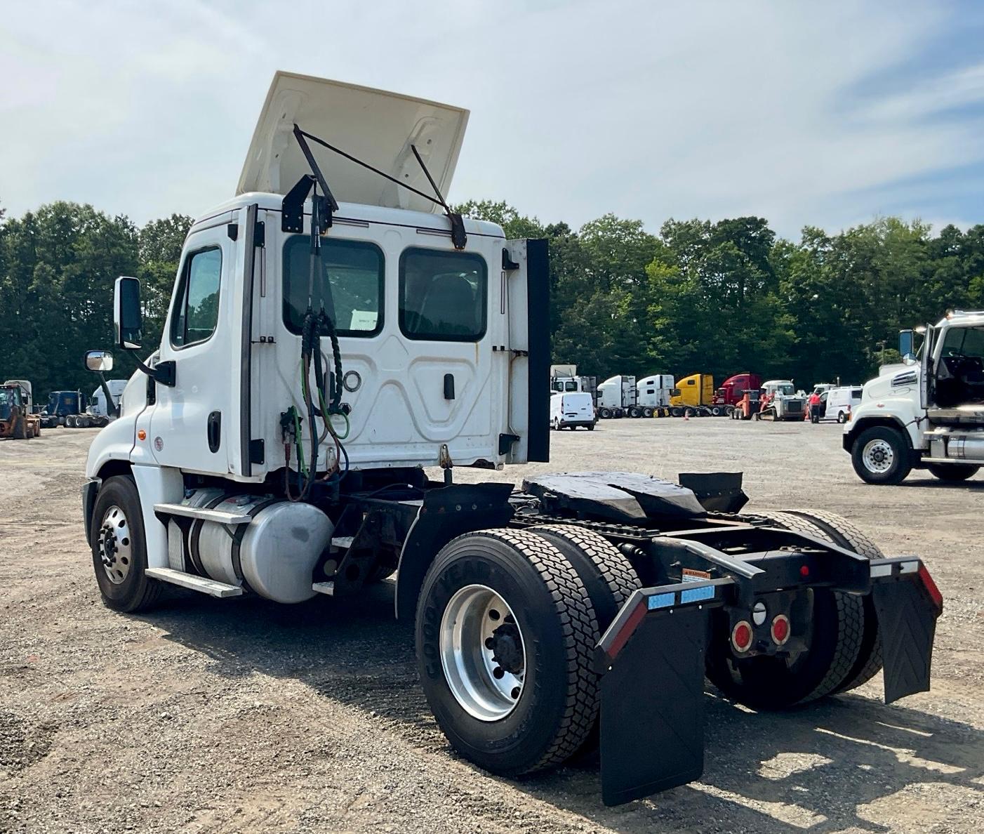 2018 Freightliner Cascadia 125 Day Cab – Frontier Truck Sales