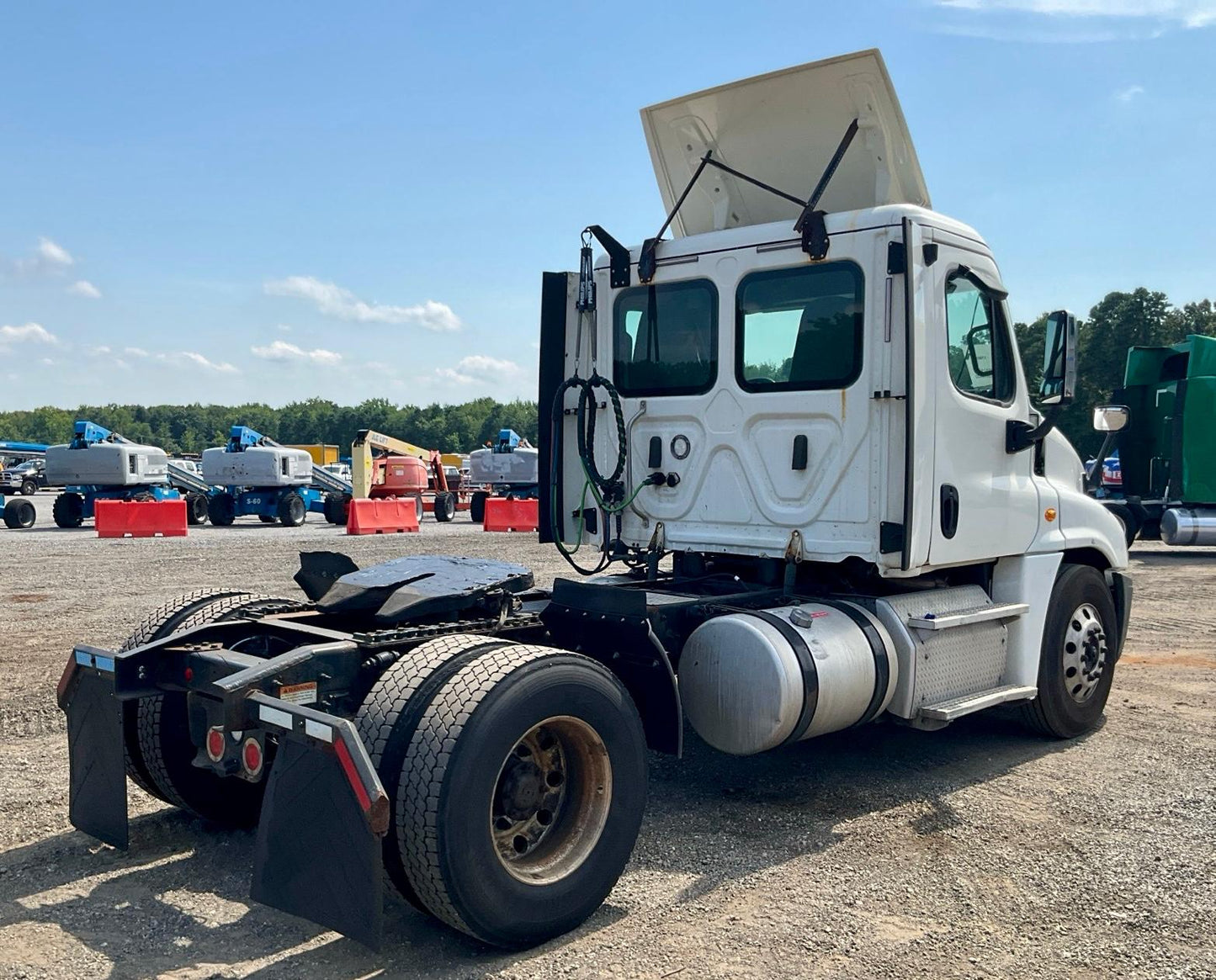2018 Freightliner Cascadia 125 Day Cab – Frontier Truck Sales