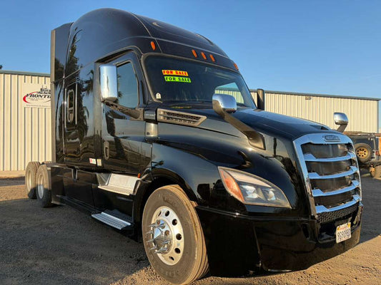 2020 Freightliner Cascadia 126 DD15 505 HP — $45,000